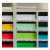 Regal mit Auswahl an verschiedenfarbigen Papieren