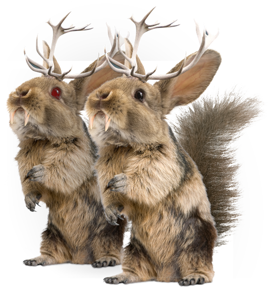 2 freigestellte Wolpertinger (Mischung aus Murmeltier, Hase, Eichhörnchen, Tiger, und Hirsch) - einer mit Rote-Augen-Effekt vom Fotografieren, einer mit retuschierten, dunklen Augen