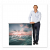 Aufgebauter Soft Image Counter von vorne mit seitlich danebenstehendem Messemitarbeiter